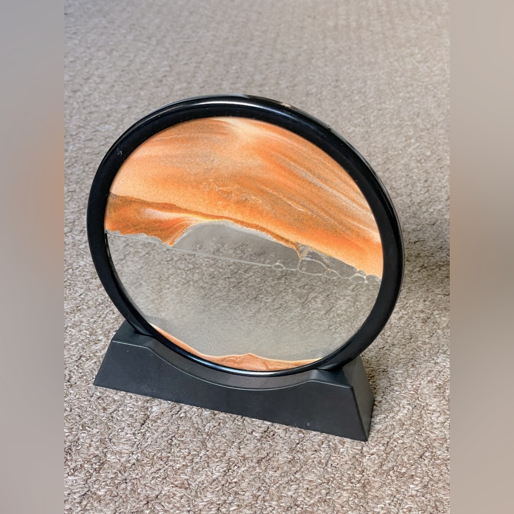 Sandscapes / moving sand art